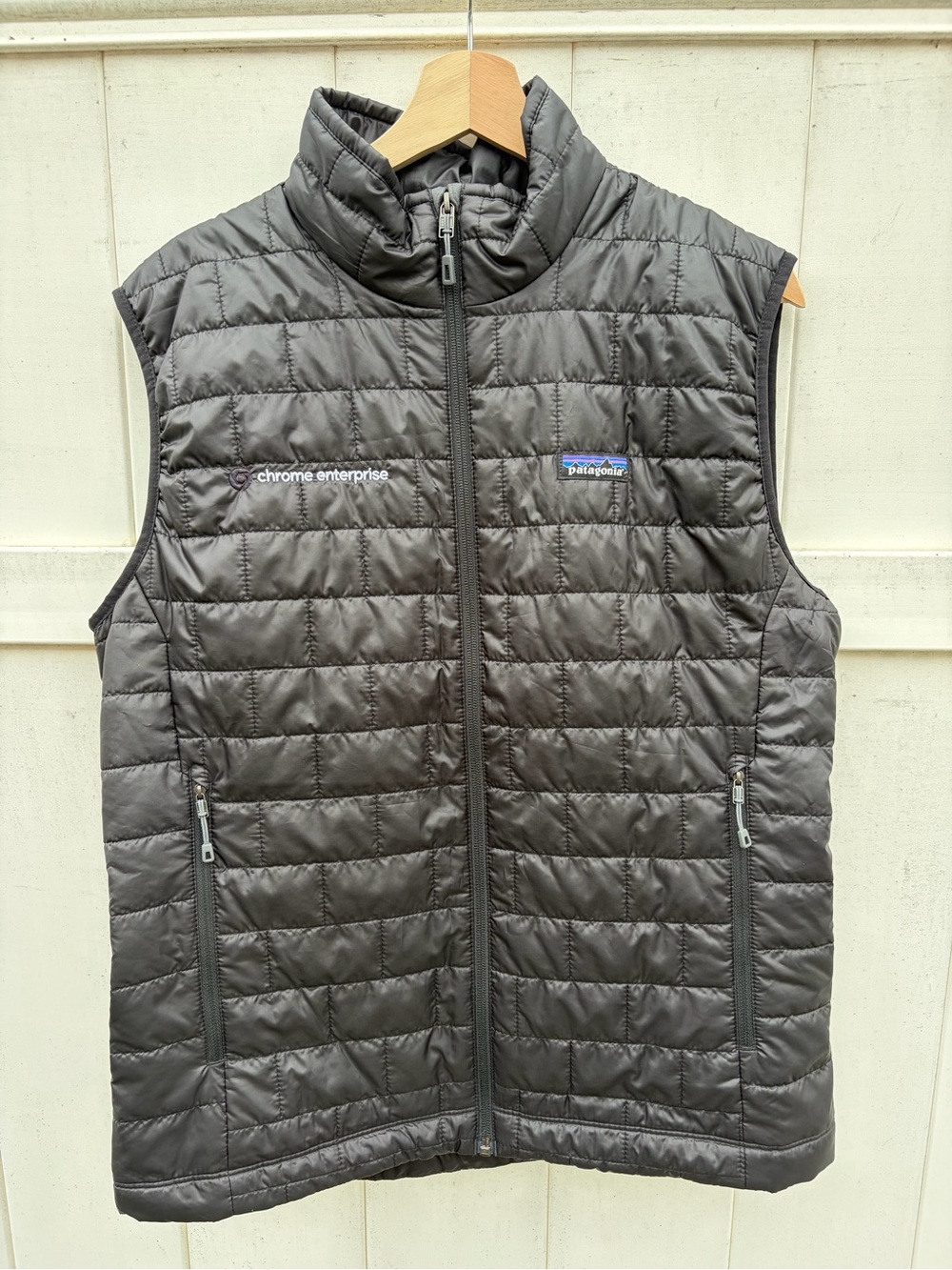 NWT Patagonia Nano Puffer Vest With a Company Logo Sz Medium